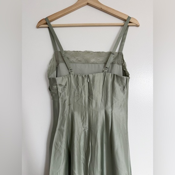Reformation Vesper Satin Dress Size 4 - Picture 7 of 12
